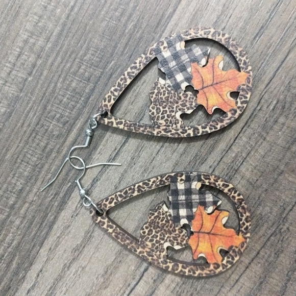 #359Halloween/Fall Wooden Dangle Earrings. Drop with Multicolor Leaves. - Picture 1 of 3
